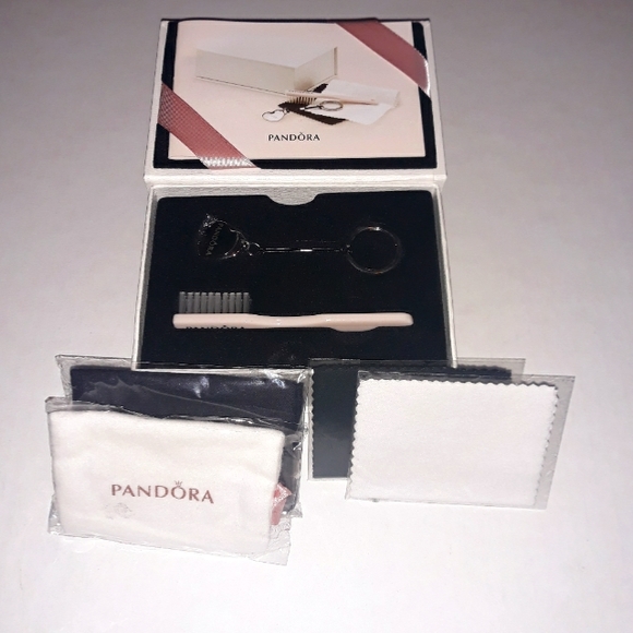 (New) Pandora Cleaning Kit - Picture 2 of 7